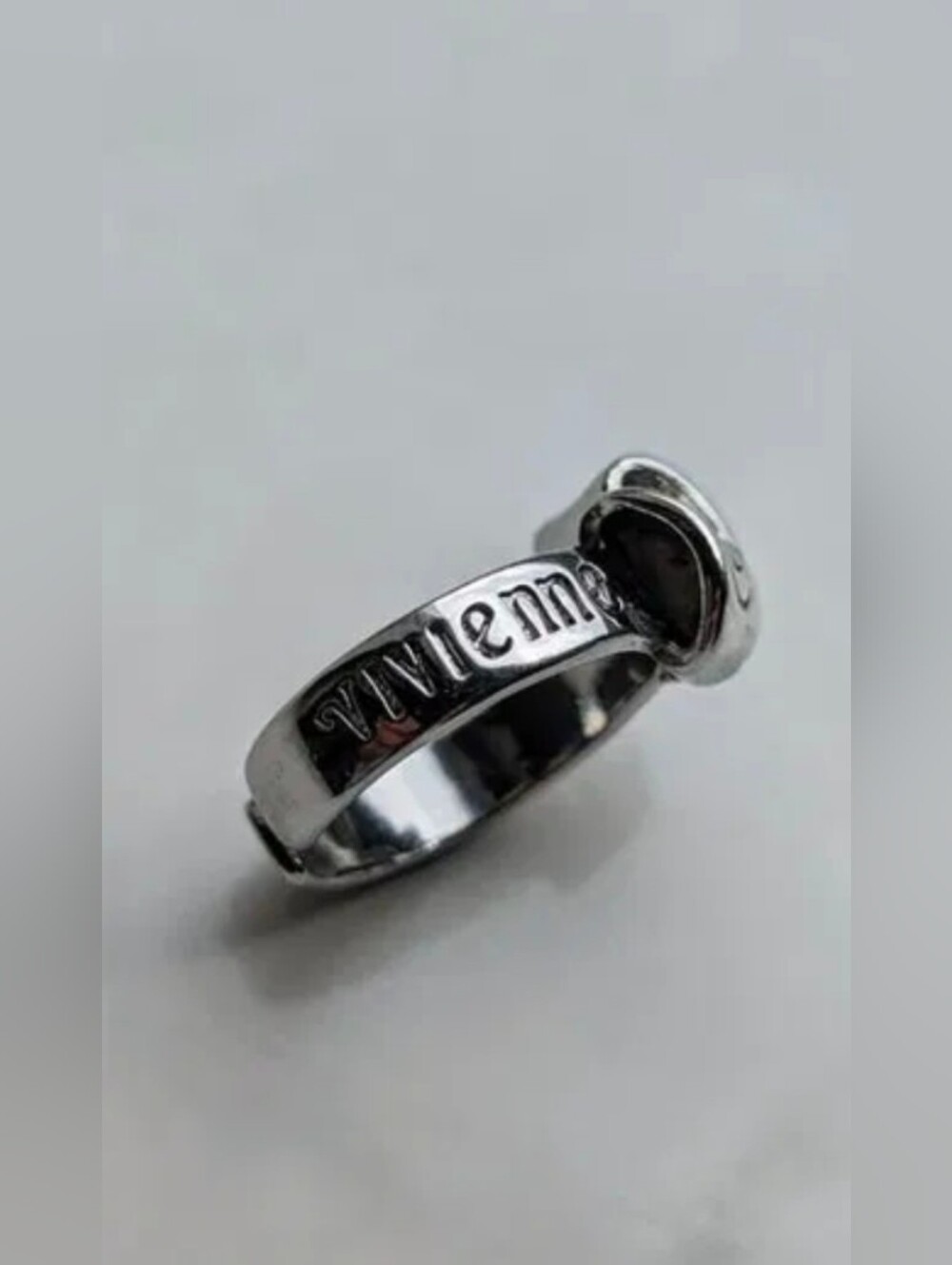 Inspired Designer Sterling Silver Women's Band Ring with Black Stone